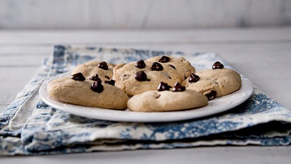 Yummy Chocolate Chip Cookies – ExtraWhiteGold