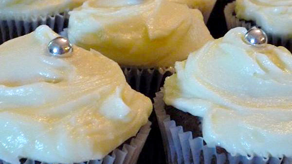 Vanilla Cupcake with Vanilla Frosting