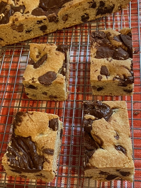 Delicious Chocolate Chip Cookie Bars (Gluten Free+ Dairy Free)